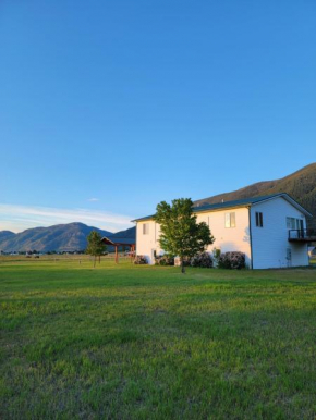 GNP Columbia Mountain Chalet - Heavens Peak